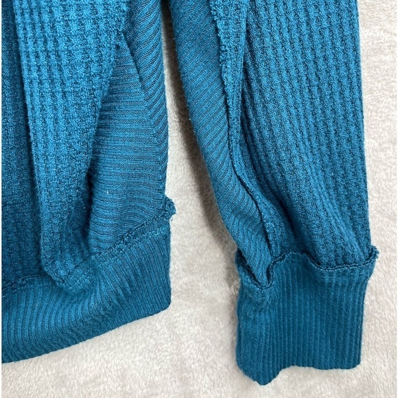 WE THE FREE Aqua Thermal Shirt Large Top Long Sleeve Oversized Slouchy Raw Hem - Picture 9 of 12